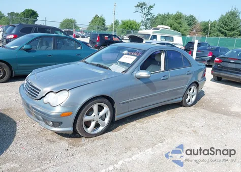 2006 Mercedes-Benz C 230 Sport из США, поврежденный, VIN WDBRF52H96F747297